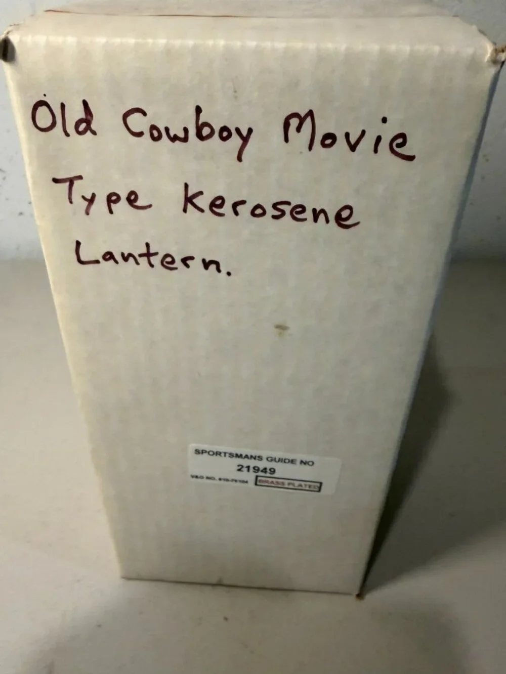 V&O Brass Plated Kerosene Lantern New in Box Vintage Style Metal Oil Lamp 21949